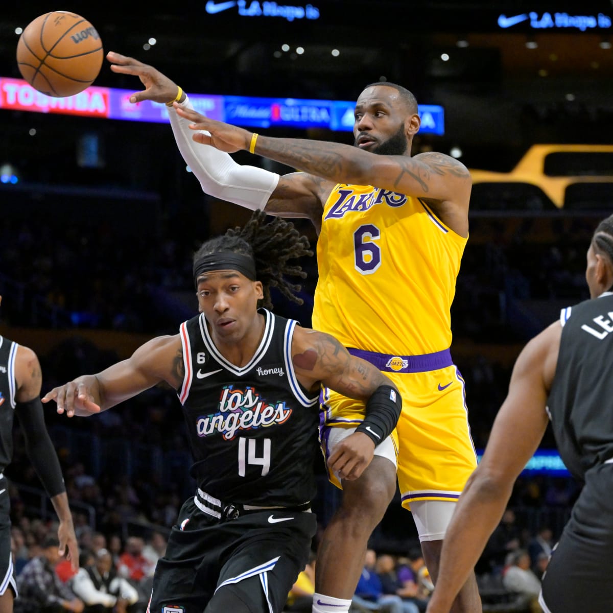 Lakers – Clippers: Kawhi Leonard reaction to LeBron lockdown D is meme