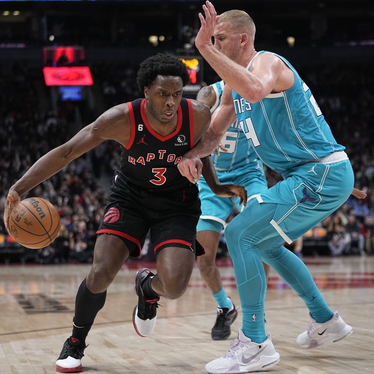 NBA Trades — New York Knicks and Toronto Raptors Swap Antonio