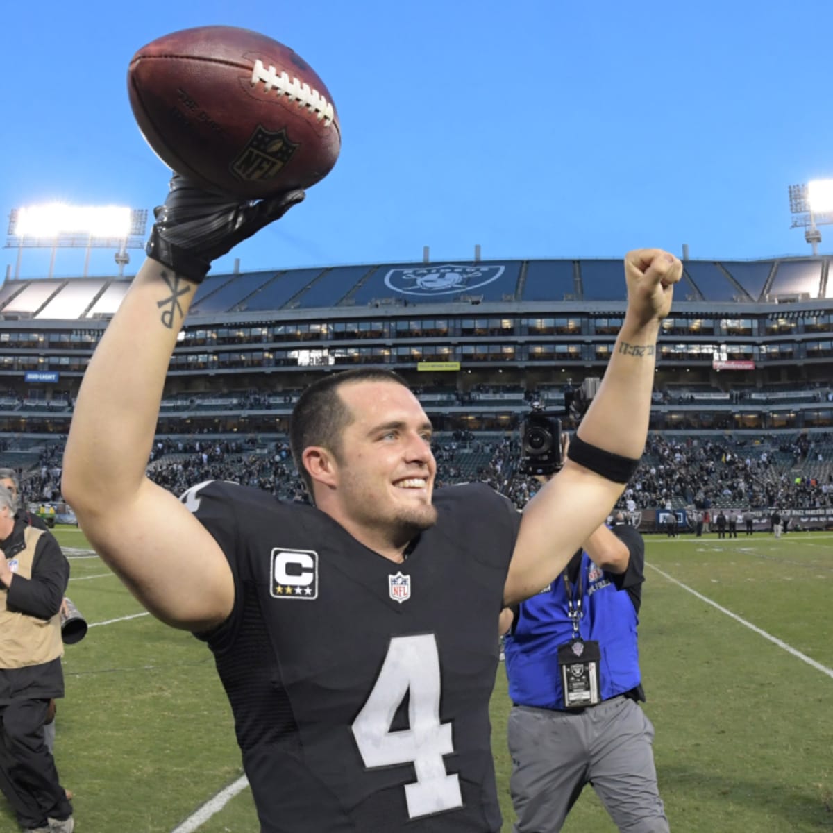 Panthers to meet with free agent Derek Carr at this week's combine