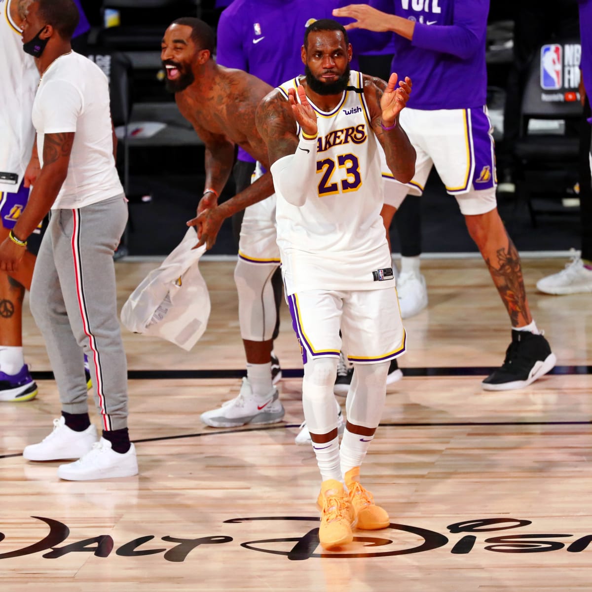 Los Angeles Lakers: 3 reasons why signing J.R. Smith was a bad move
