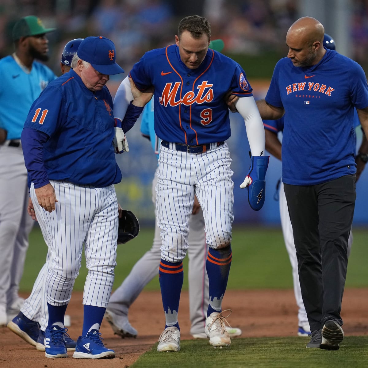 Mets' Brandon Nimmo leaves Wednesday's game with apparent leg injury