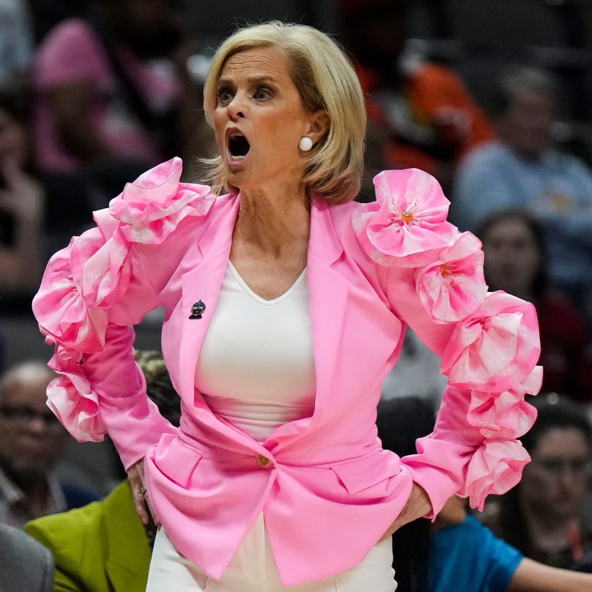 Kim Mulkey Channels School Spirit in National Championship Outfit - Sports  Illustrated