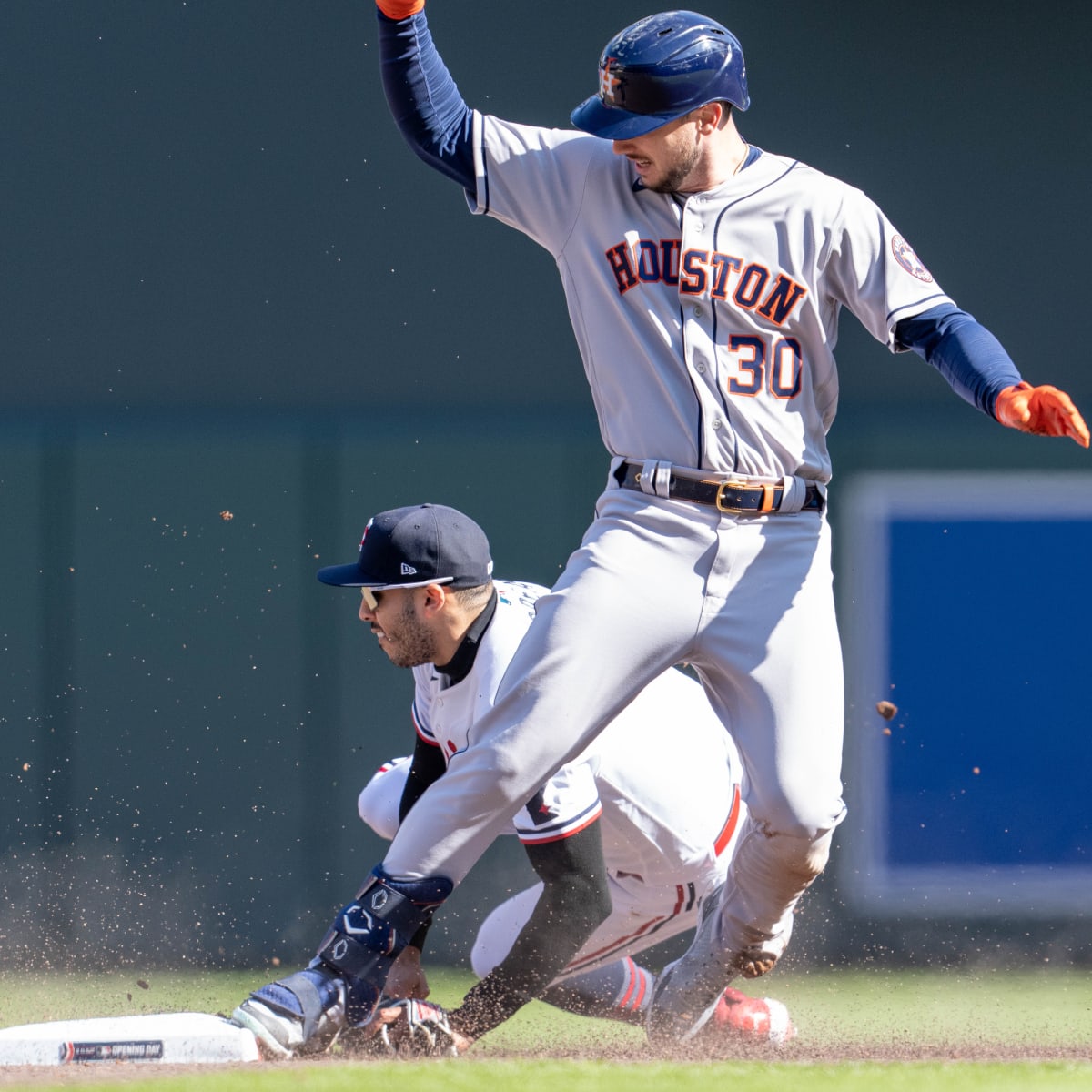 Astros' Tucker tries to steal home amid PitchCom malfunction – KXAN Austin