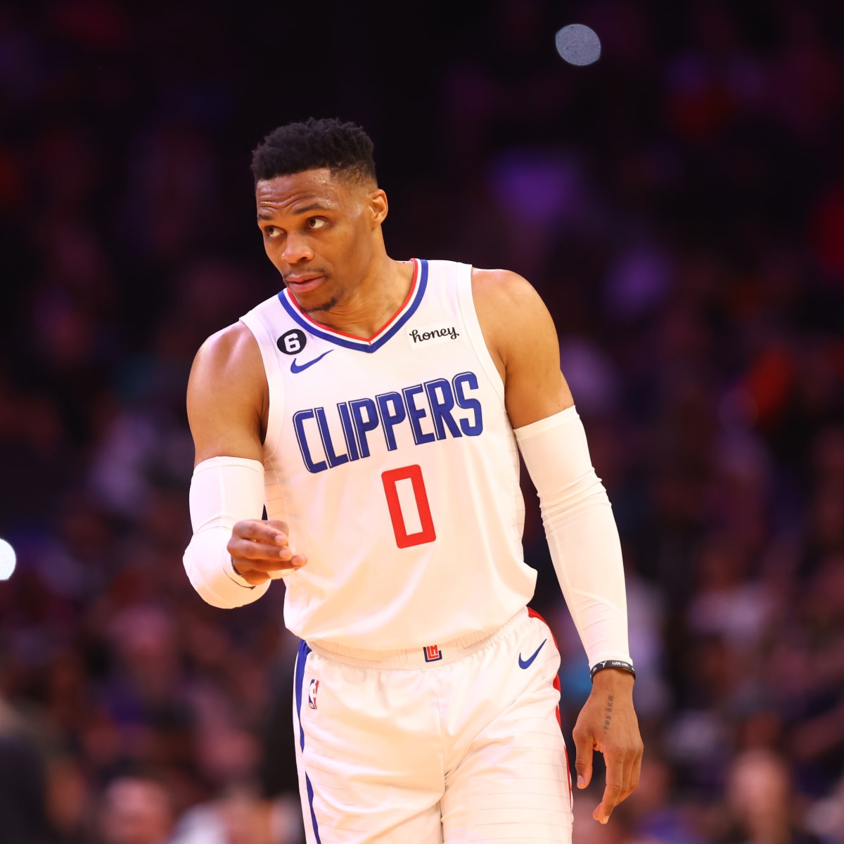 Westbrook é aplaudido de pé em estreia pelos Clippers, nba