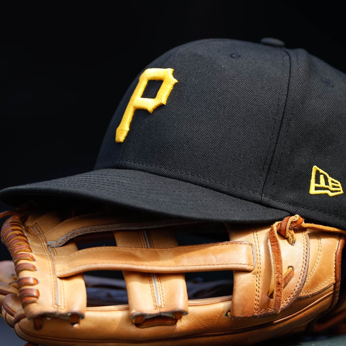 Pirates call up 33-year-old Drew Maggi to major league roster