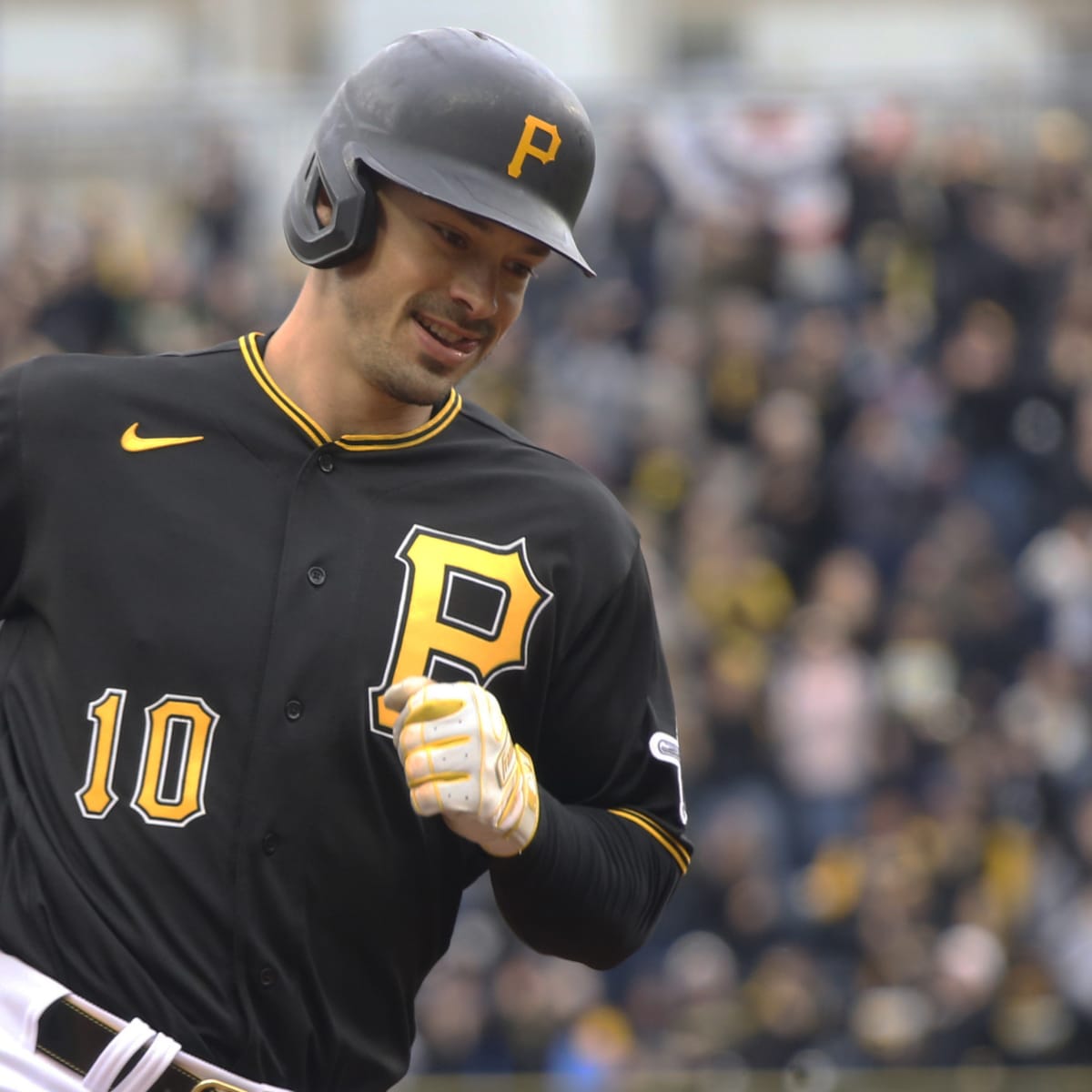 Bryan Reynolds contract: Pirates sign outfielder to record