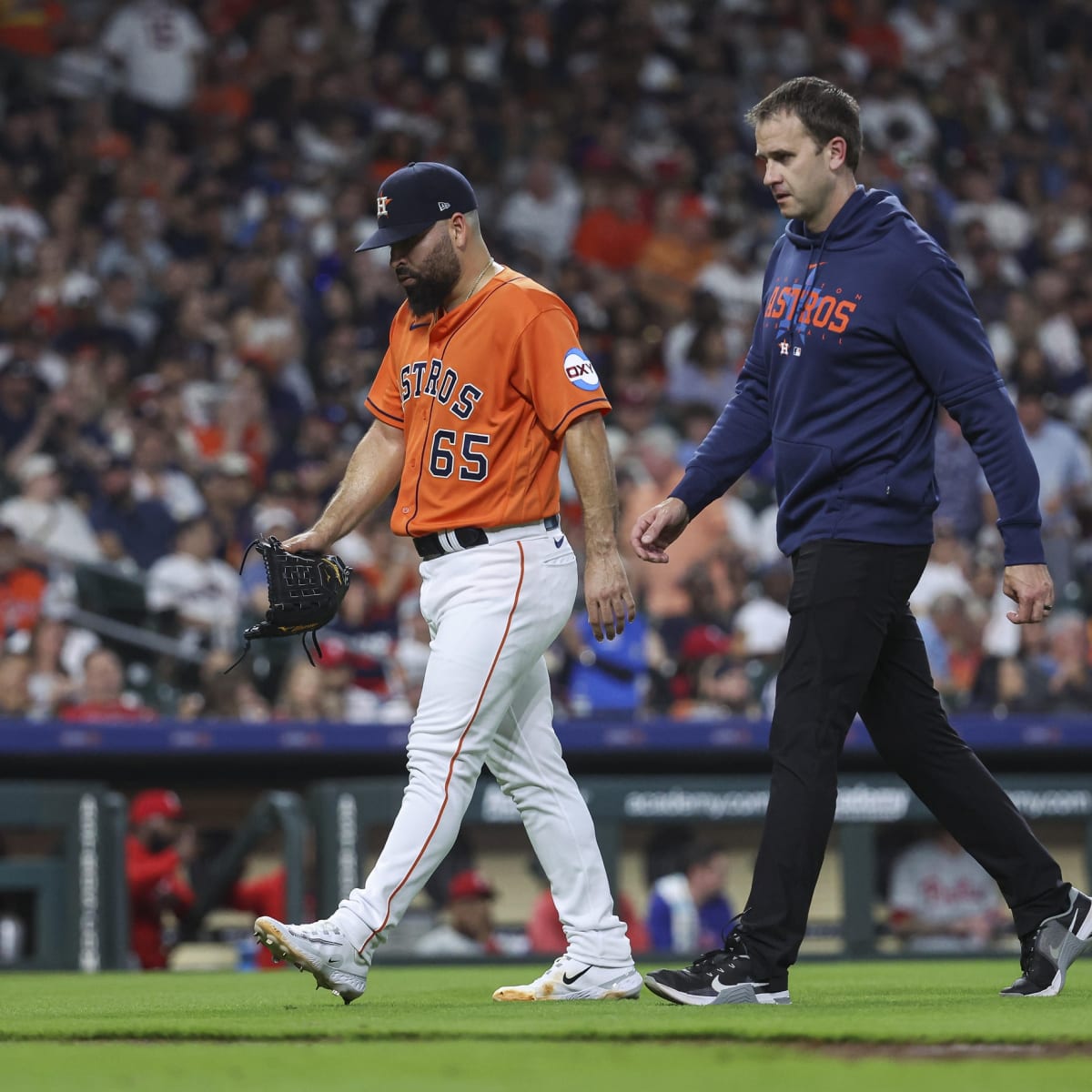 BREAKING: Jose Urquidy of Houston Astros Leaves Game with Apparent Injury -  Fastball