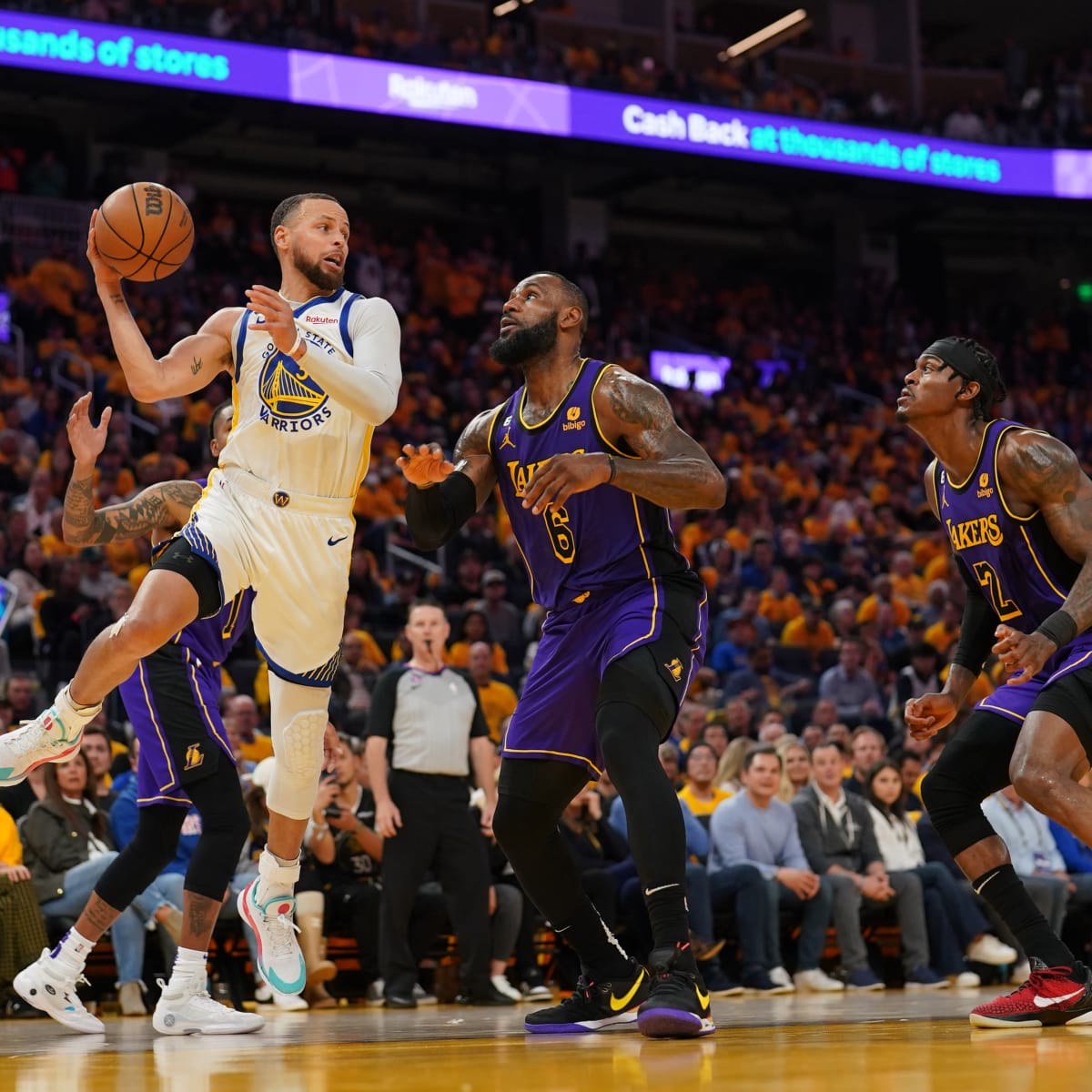 Photos: Warriors open NBA title defense against Lakers