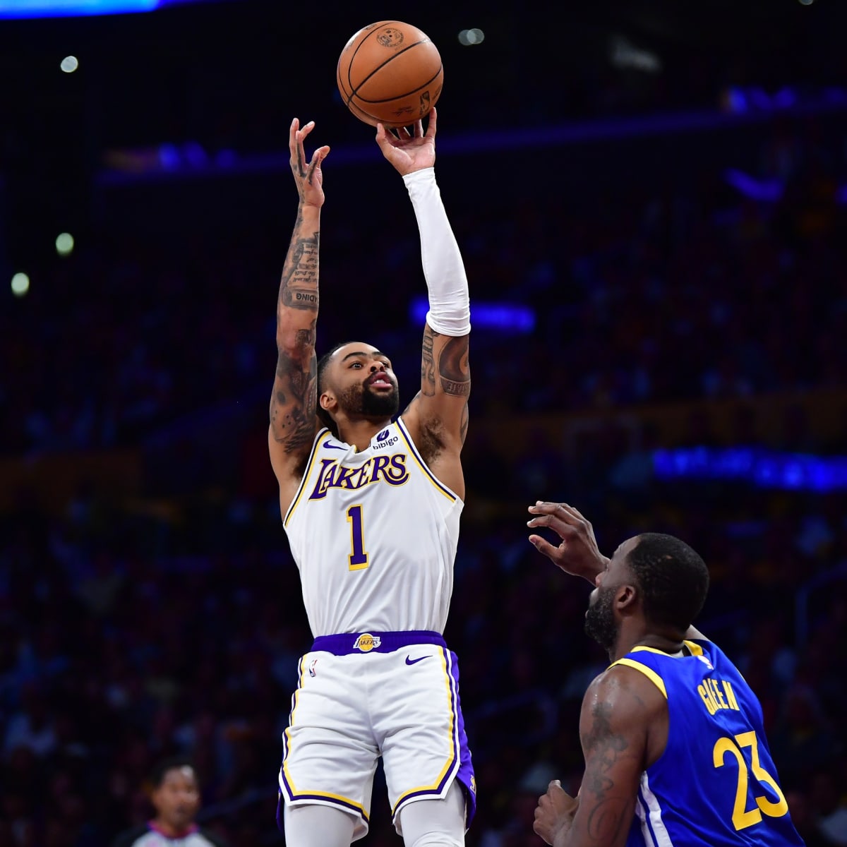 Lakers Trade Proposal Ditches D'Angelo Russell for Mavs Star Kyrie Irving