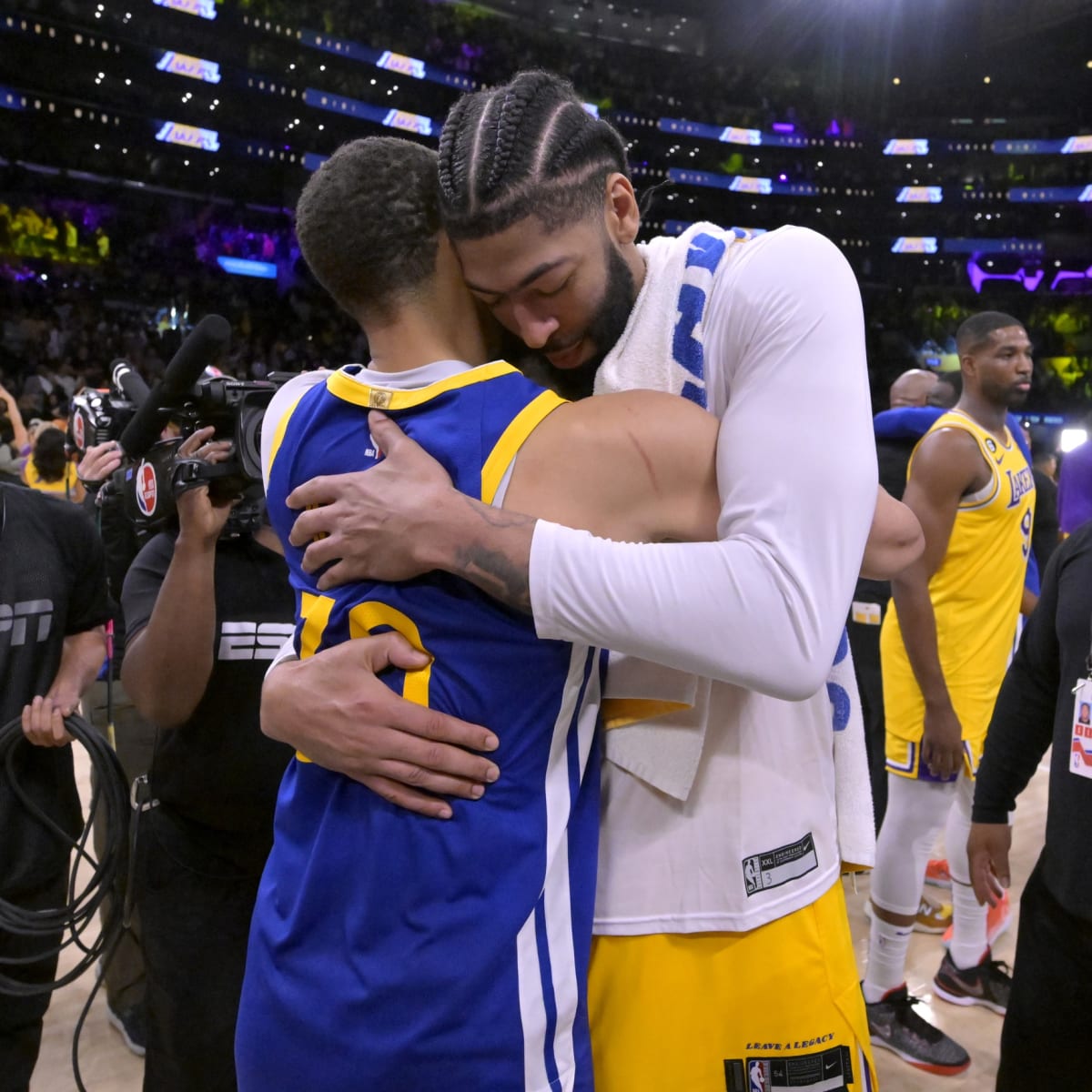 Warriors reactions: Dubs' season ends with familiar, blowout Game 6 loss to  Lakers