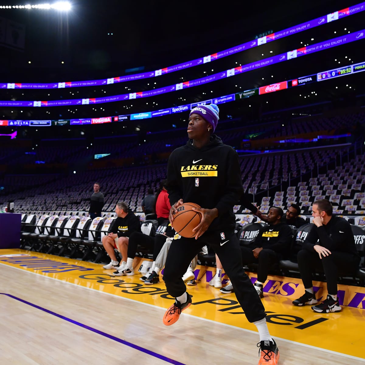 Lakers Sign Dennis Schröder