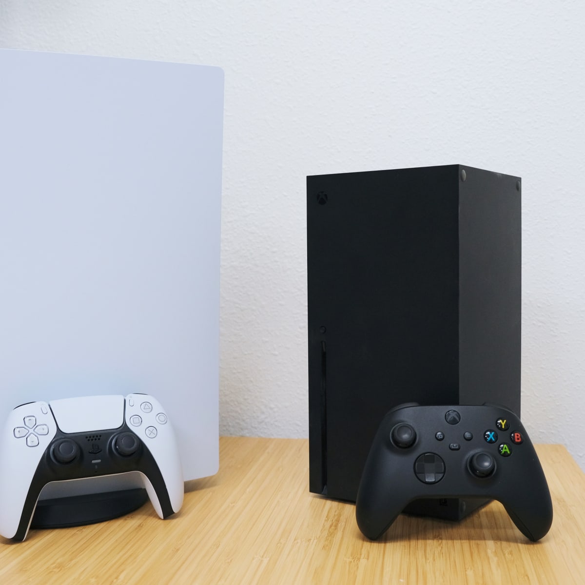 PS5 Digital Edition vs. Xbox Series S: Which all-digital console is for  you?