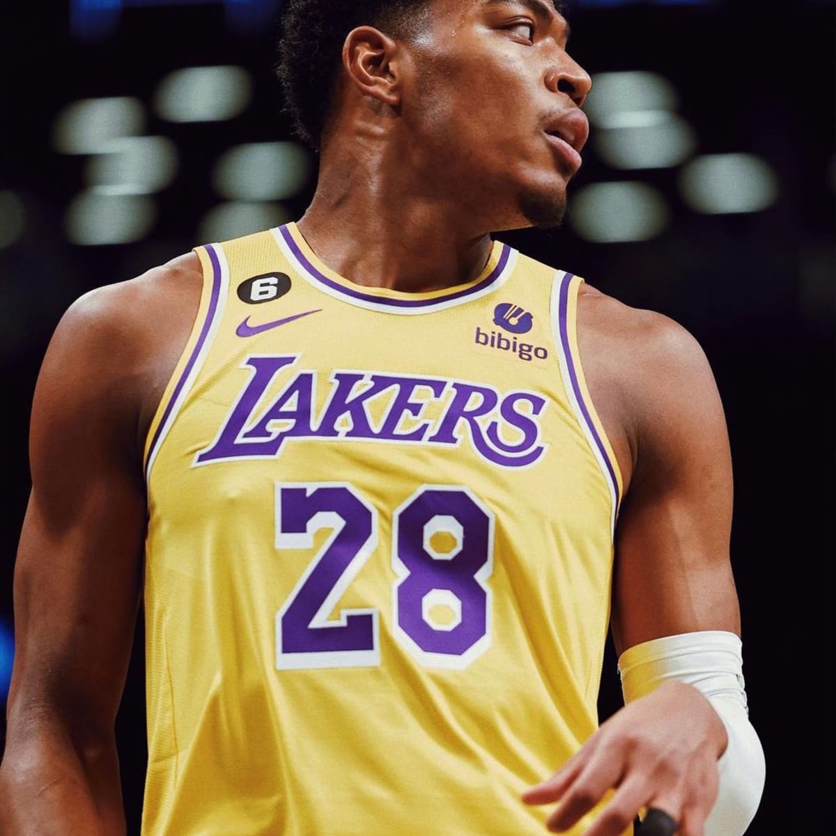 lakers number 28