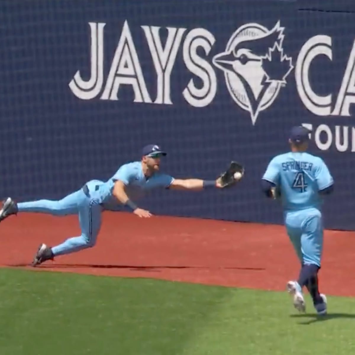 Blue Jays Gold Glover Goes Full Extension to Make One of the Best