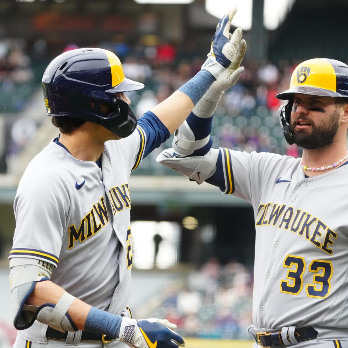 Milwaukee Brewers Get Positive Injury Updates on Pair of