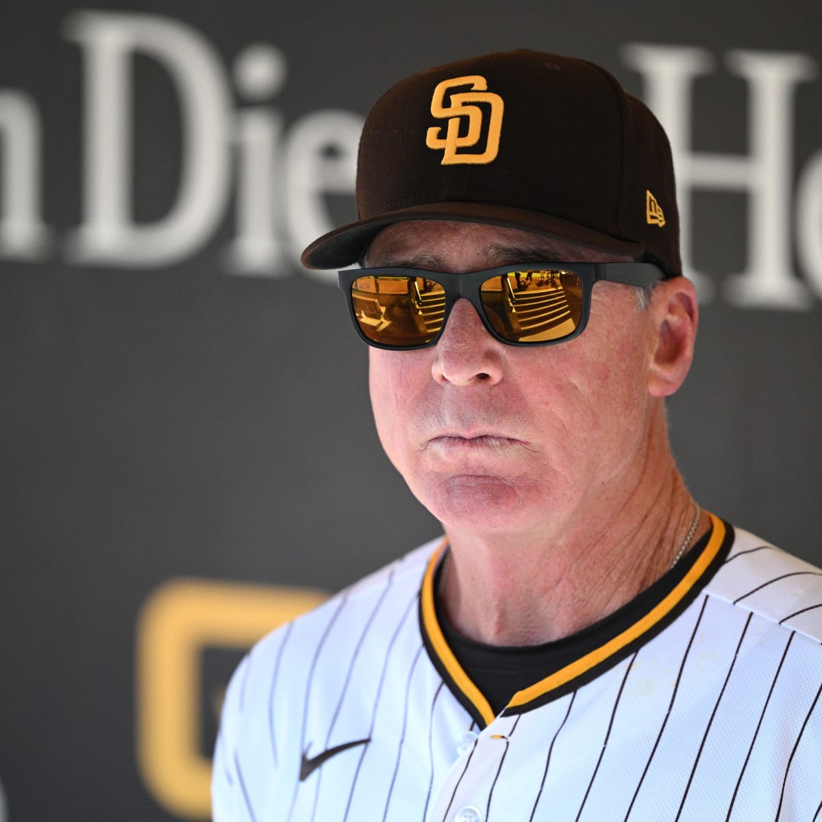 Padres should hold on to manager Bob Melvin as it sorts struggles