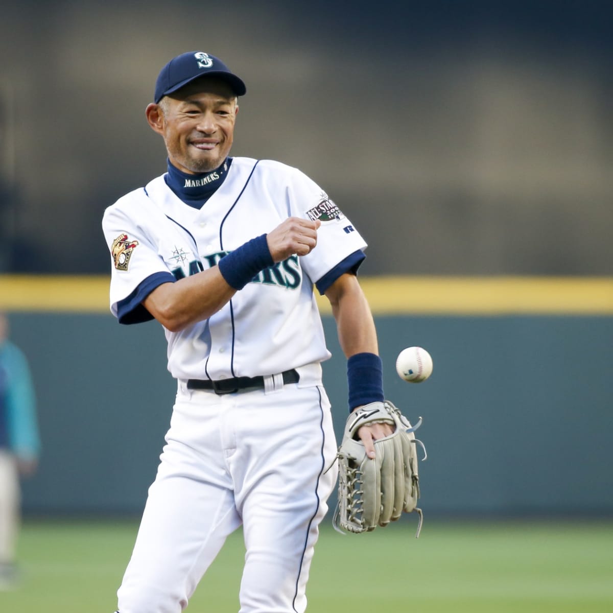 Seattle Mariners Tweet Awesome Photographs of Ichiro and Shohei Ohtani -  Fastball