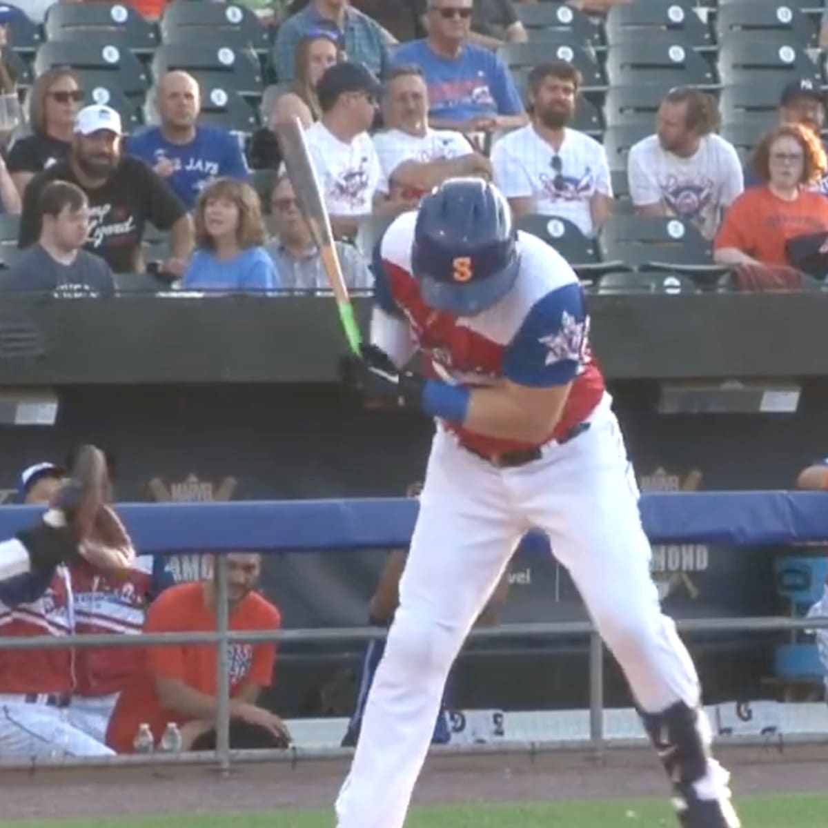 Syracuse Mets' Luke Voit catches pitch that hit him (video