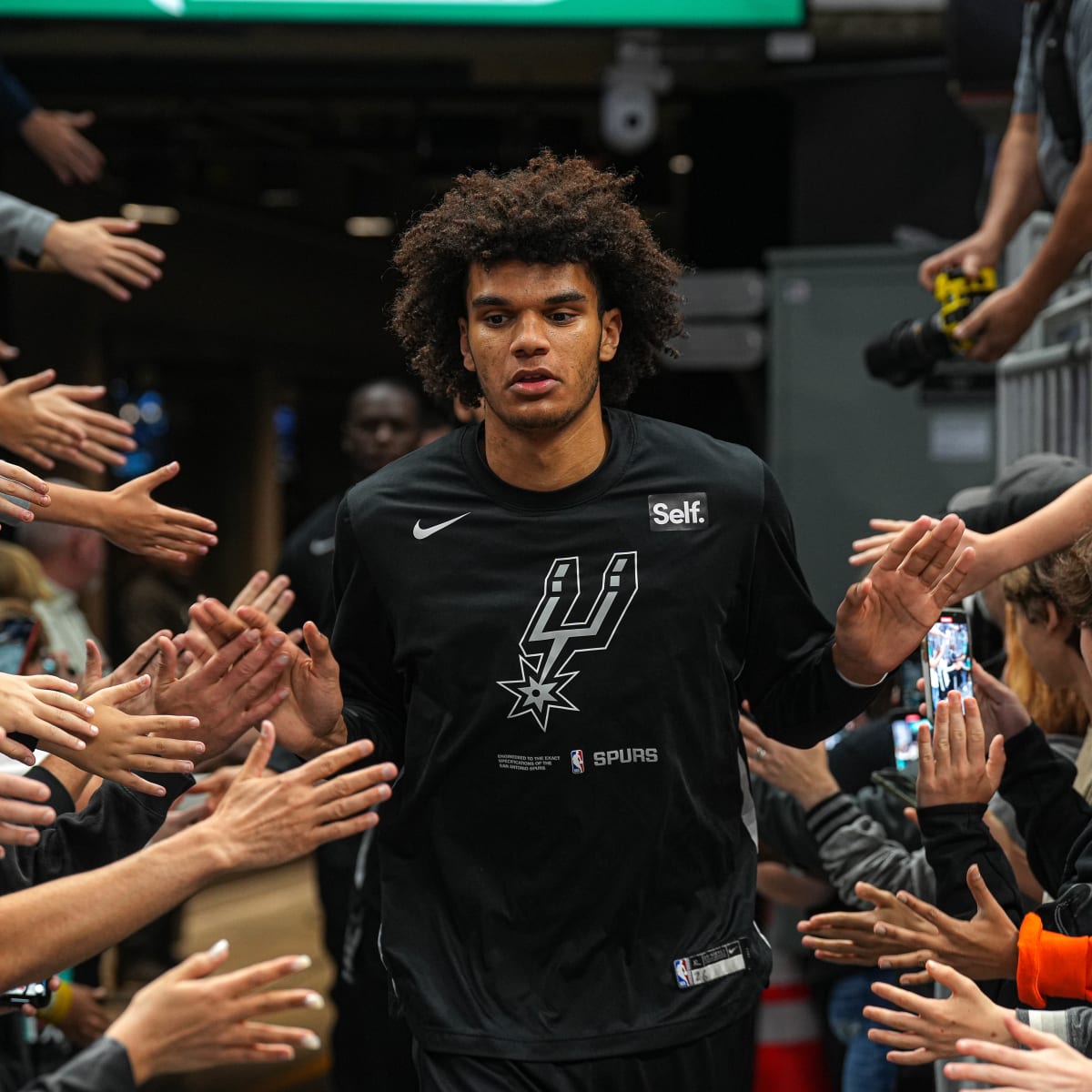 Dominick Barlow, with mom's support, took unconventional route to Spurs