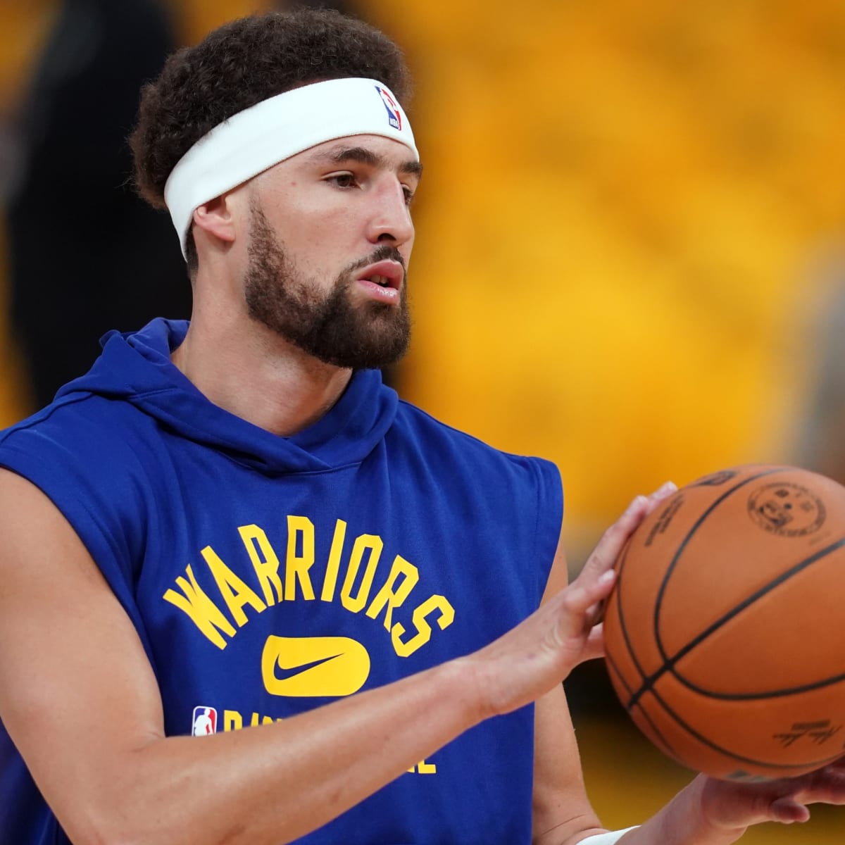 Klay Thompson jumps into a freezing-cold pool every morning to wake himself  up