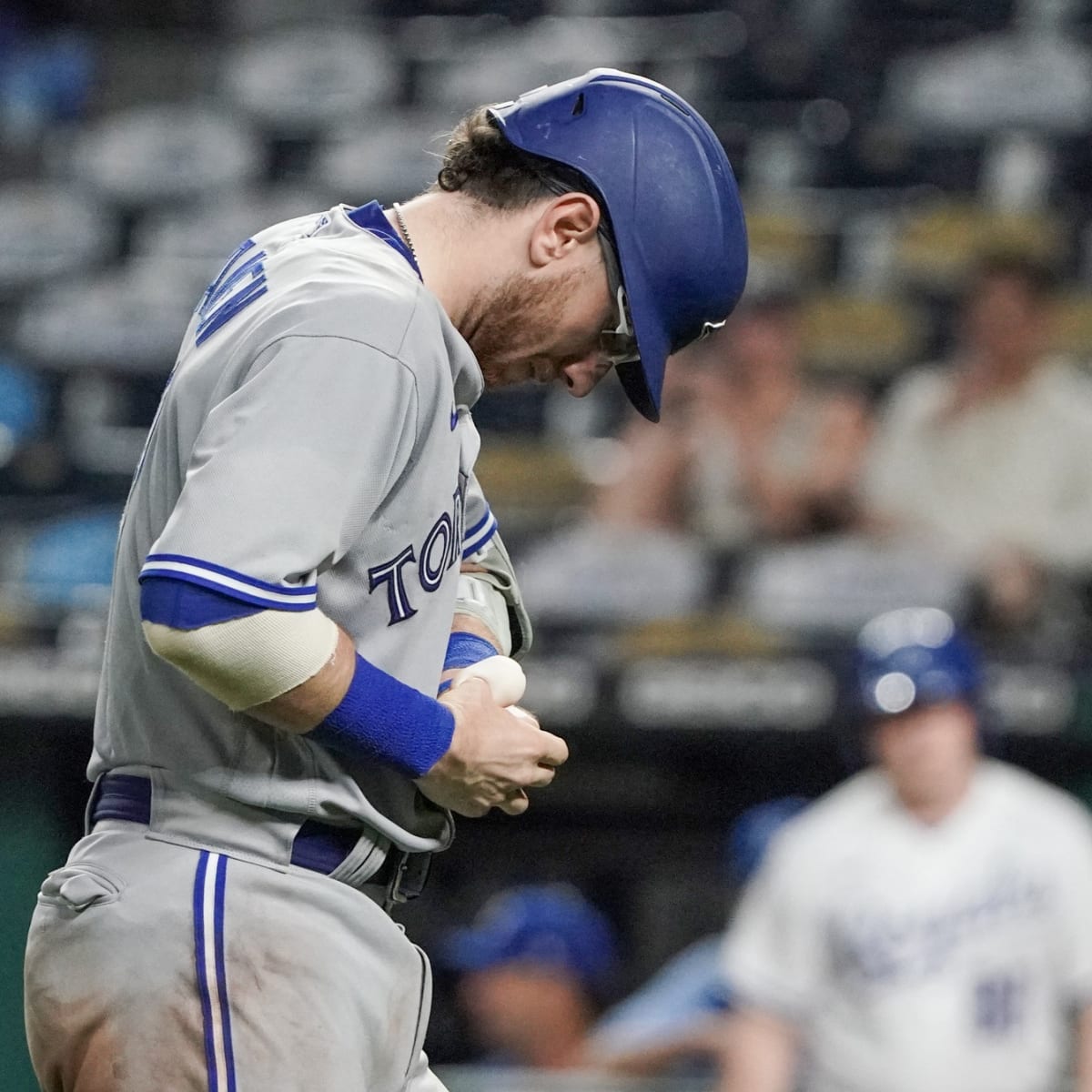 Blue Jays put catcher Danny Jansen on injured list with broken right