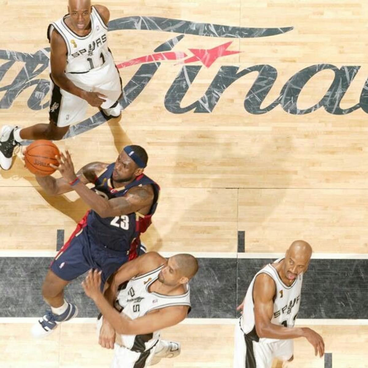 Manu Ginobili vs LeBron James LEGENDS Game 4 Duel Highlights 2007 NBA  Finals - CLUTCH Manu! 
