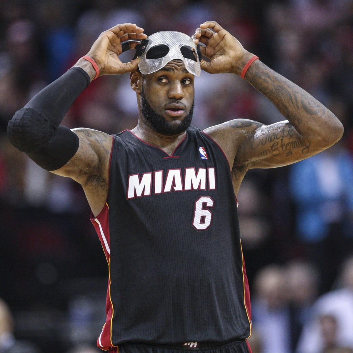 LeBron James chooses the Miami Heat 