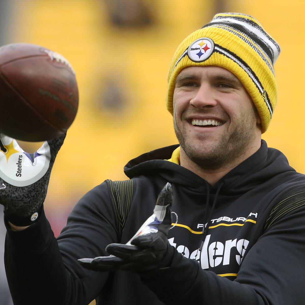 Steelers Get Served by Local Mom 