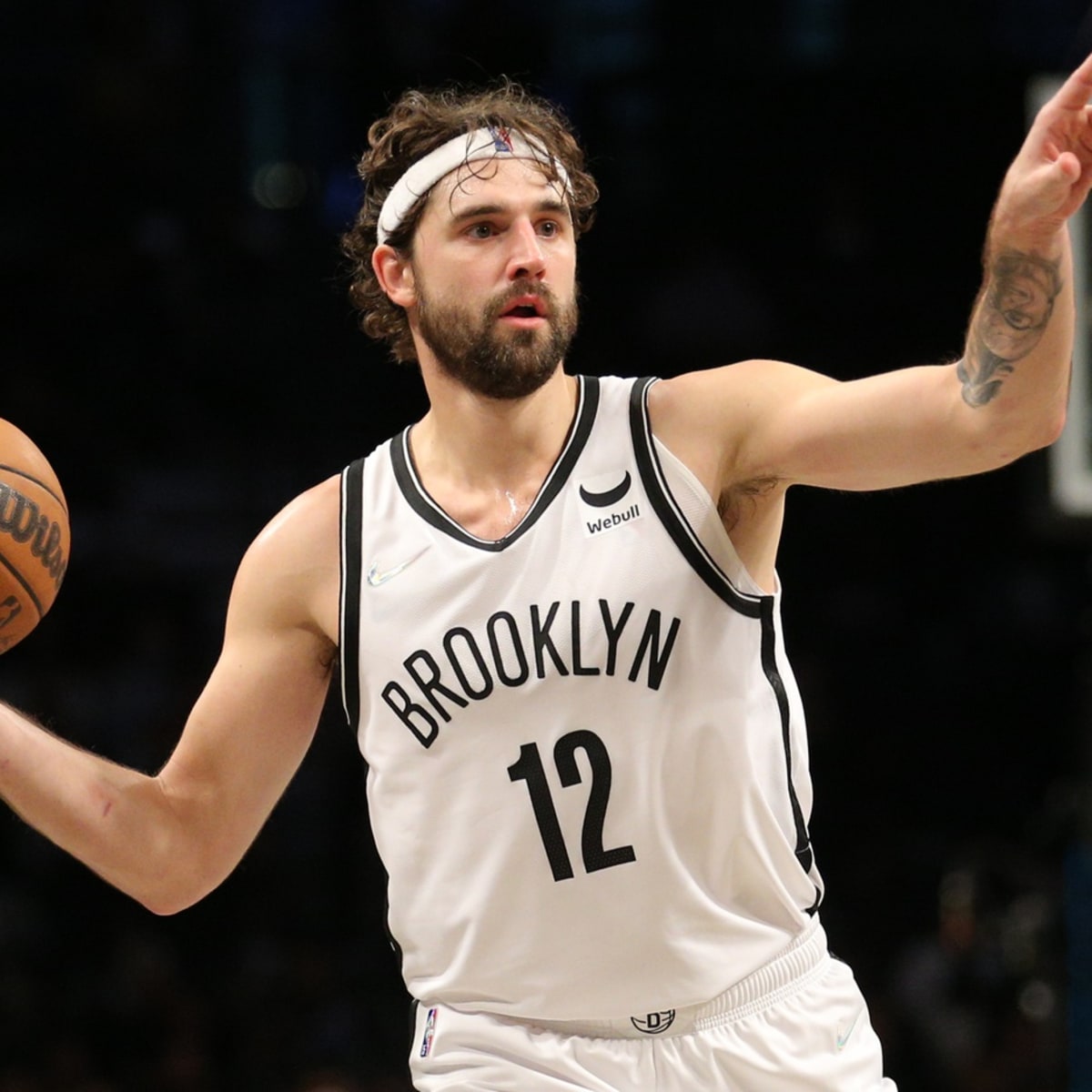 Joe Harris leads Nets to win in aftermath of Durant, Irving trades