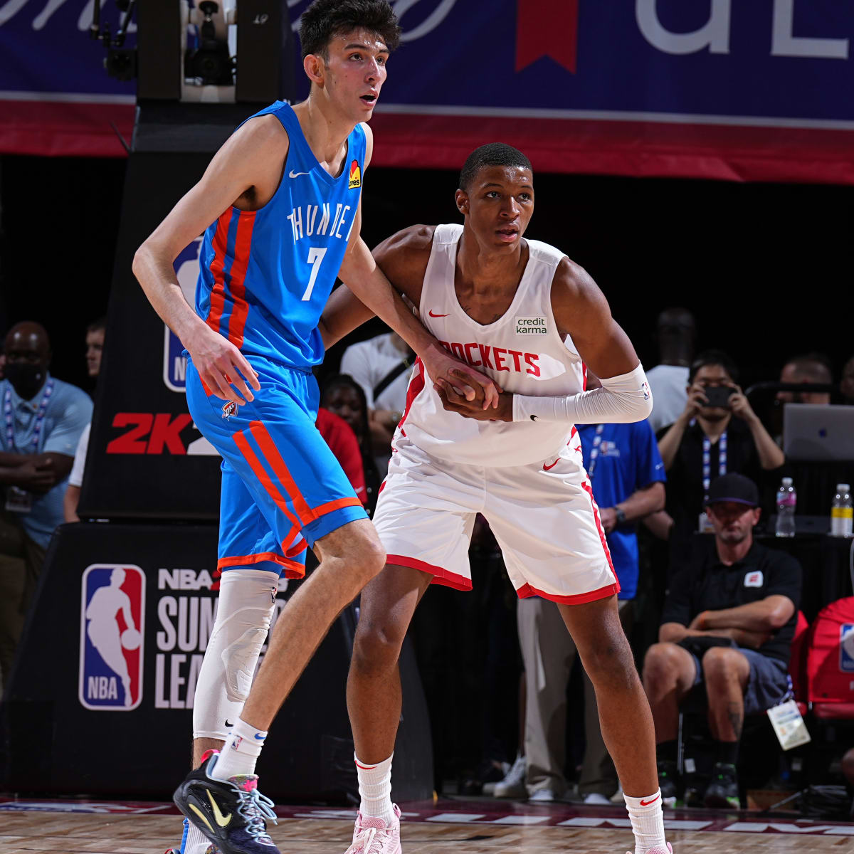 Shaedon Sharpe suffers injury in NBA debut, remains the biggest mystery  among rookies