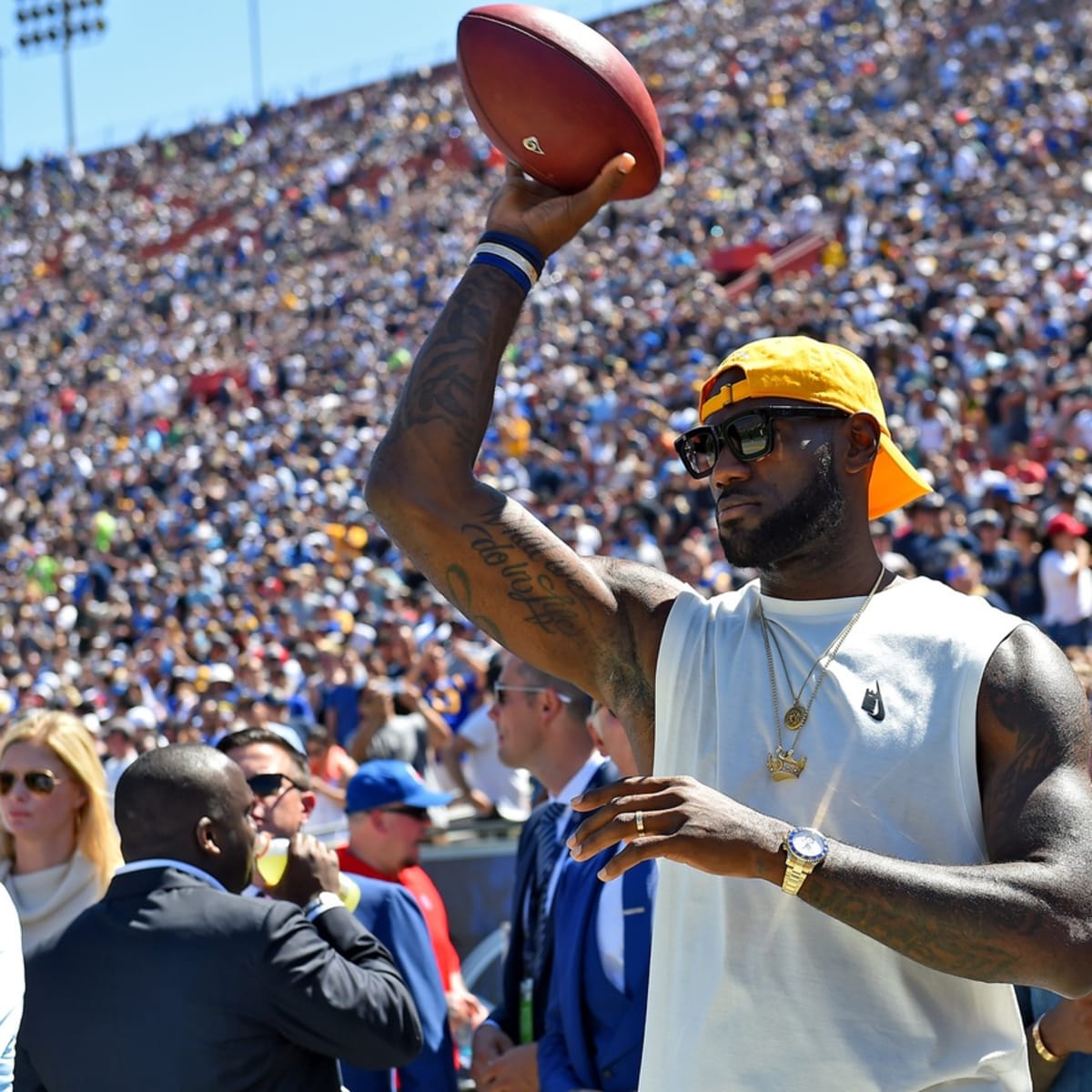 Lakers News: LA Rams Hilariously Call Out LeBron James in Training Camp  Video - All Lakers | News, Rumors, Videos, Schedule, Roster, Salaries And  More