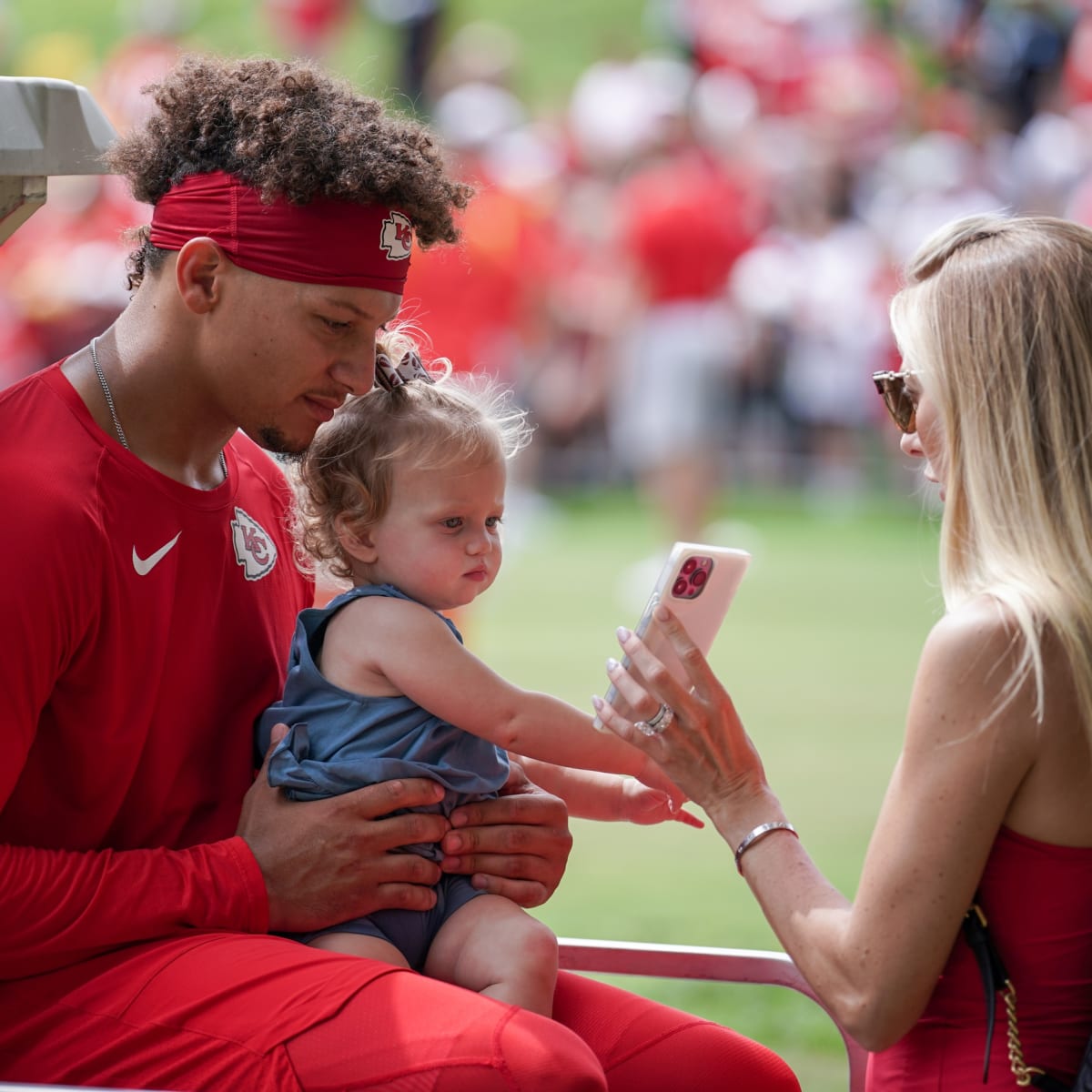 KC Chiefs QB Patrick Mahomes Shares Story Behind Son's 'Bronze' Name -  Sports Illustrated Kansas City Chiefs News, Analysis and More
