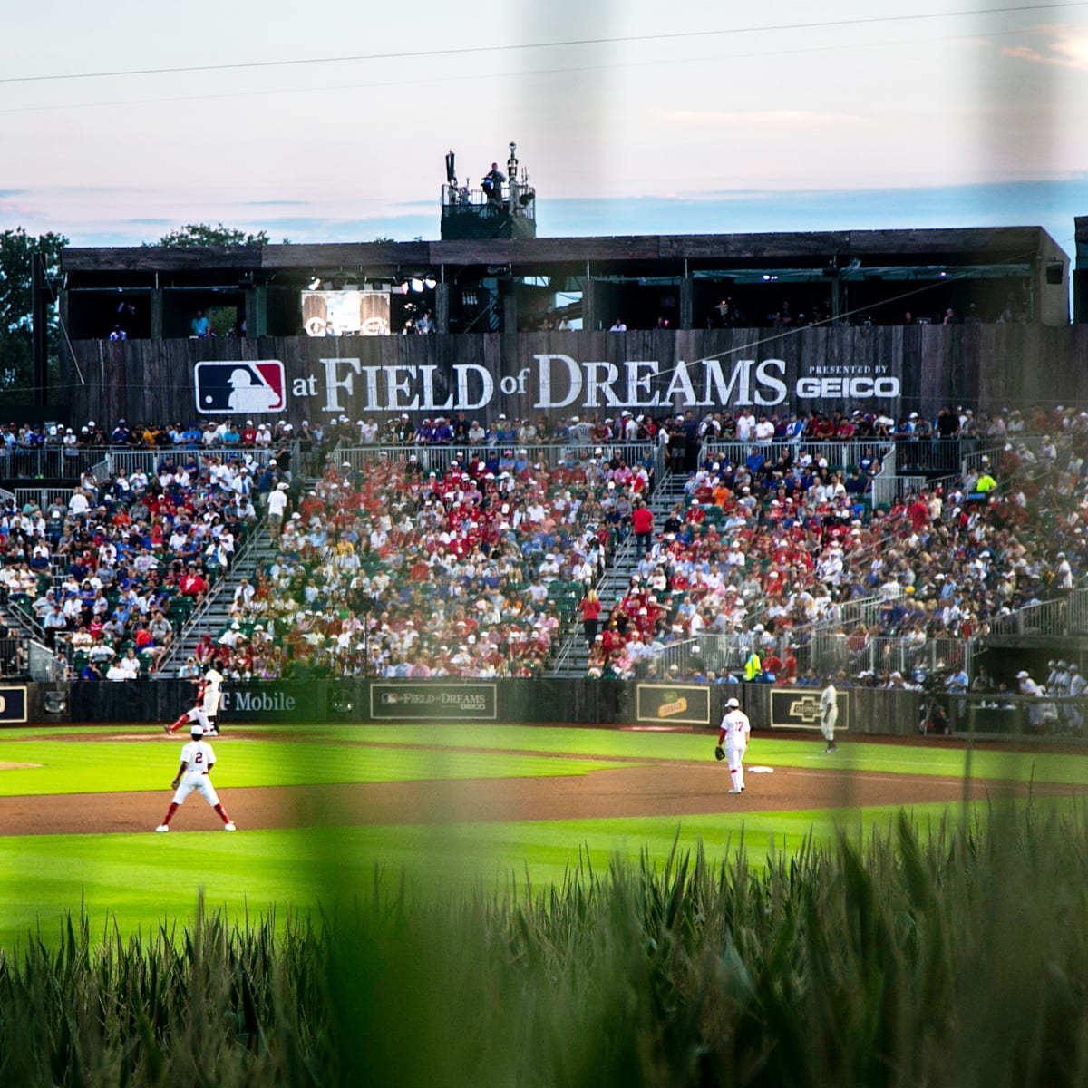 Reds fall to Cubs at 2022 Field of Dreams Game