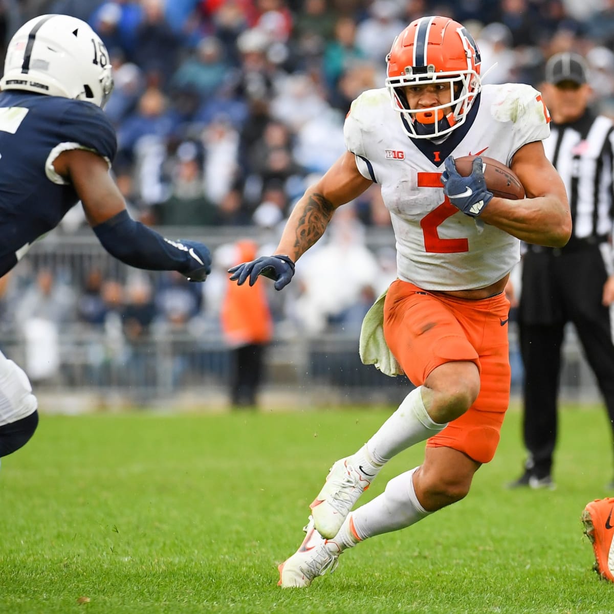 Illini Open 2022 Season with 38-6 Victory over Wyoming