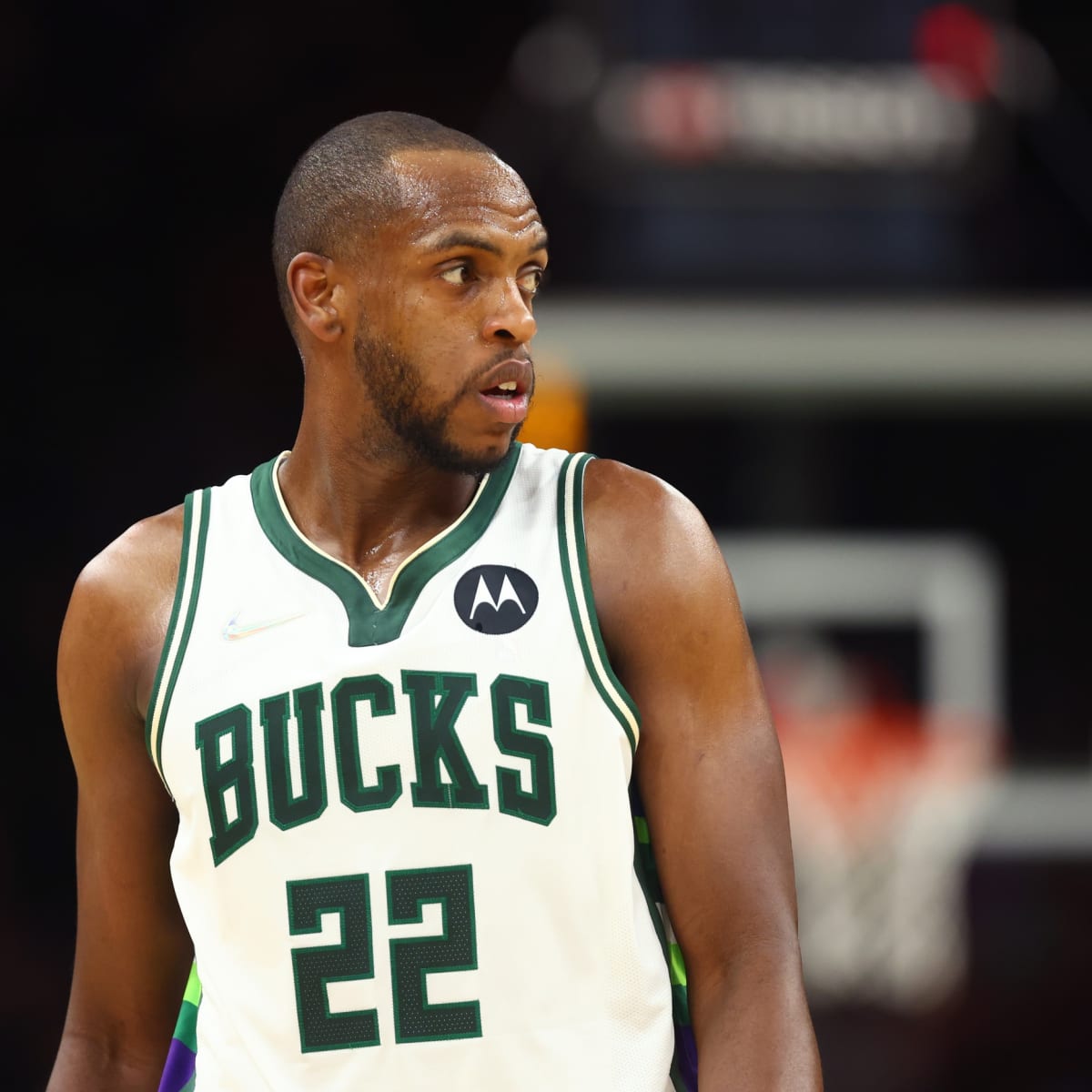How Tall Is Khris Middleton? News, Age, Awards, & More 2022