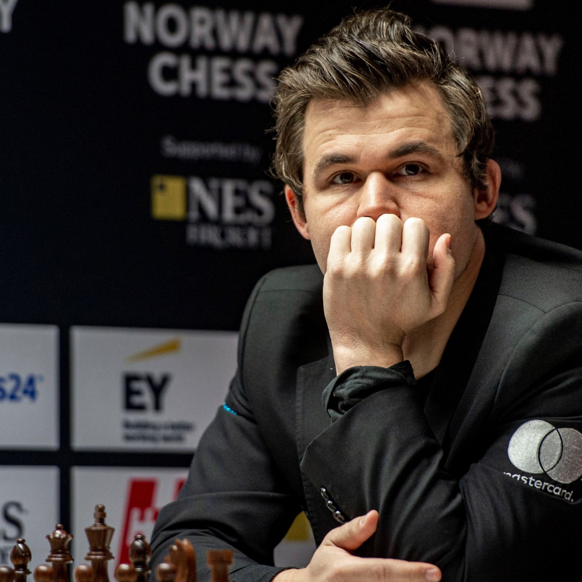 Chess world champion Magnus Carlsen explicitly accuses rival of cheating