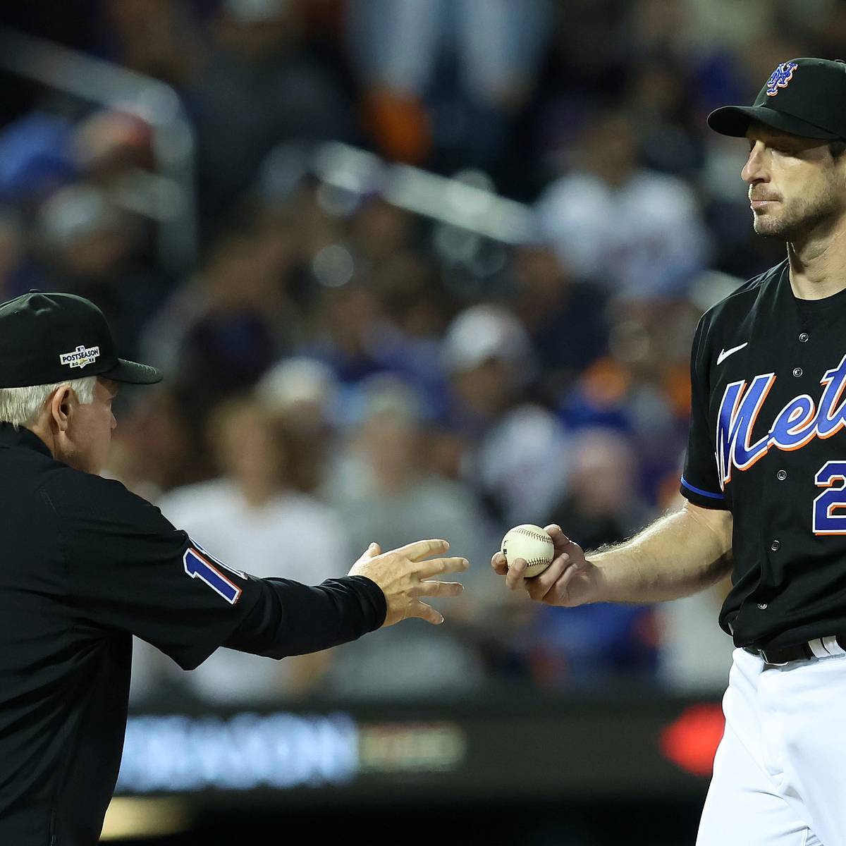 Max Scherzer Booed Off Mound in First Playoff Start With Mets - Sports  Illustrated