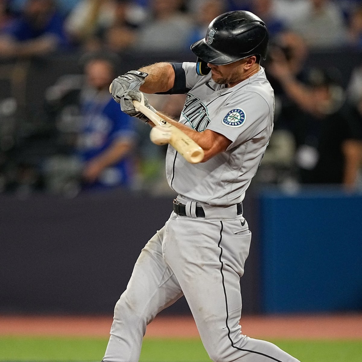 WATCH: Adam Frazier Hits Game-Winning Double to Send Mariners to