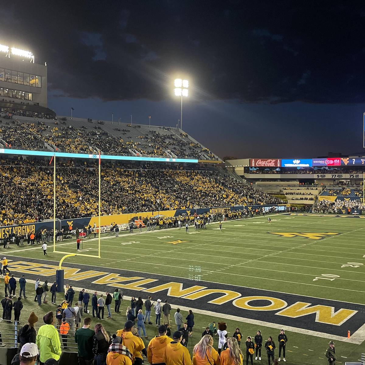 Country Roads, Take Me Home: Road To CFB Visits A West Virginia Game Day -  Sports Illustrated TCU Killer Frogs News, Analysis and More