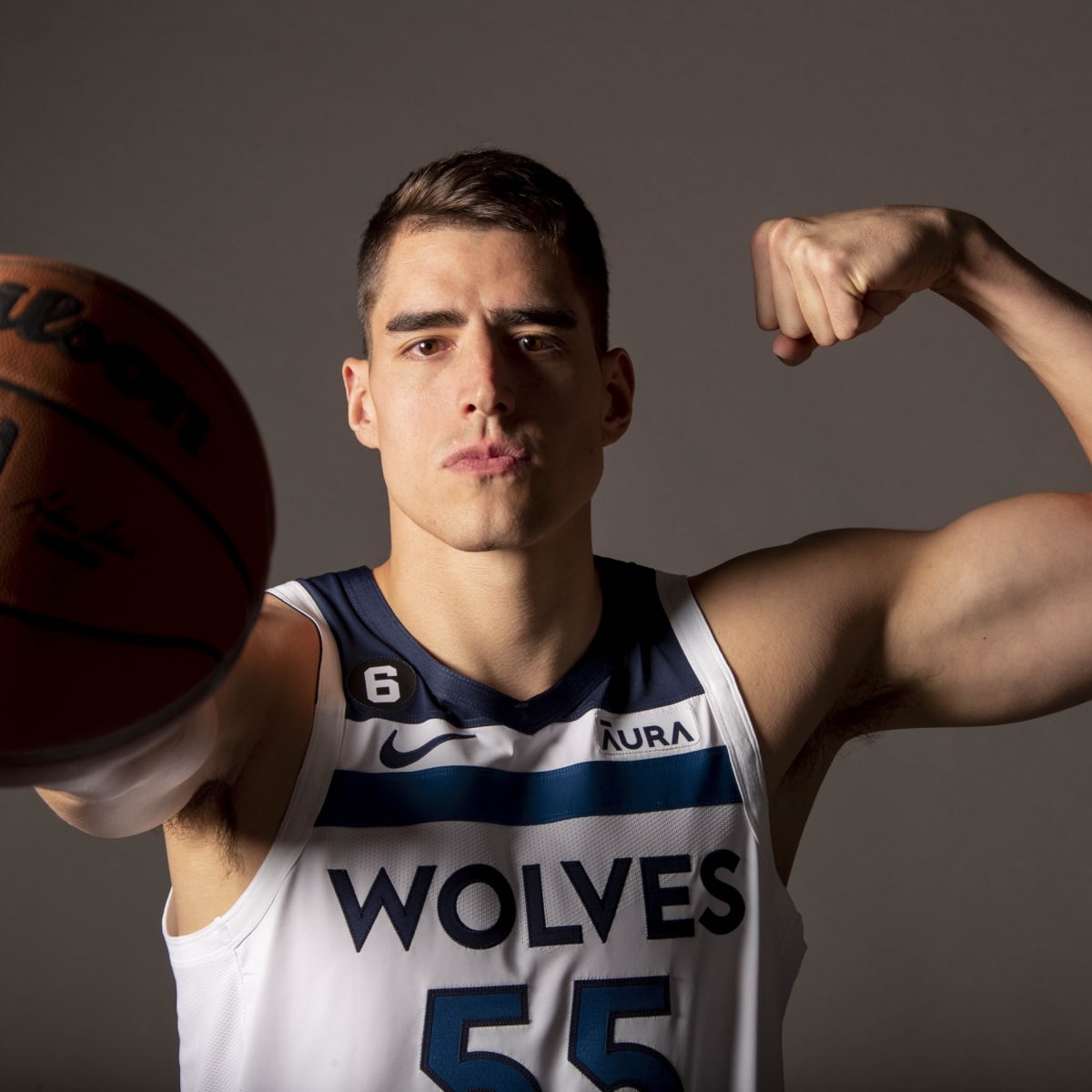 Timberwolves Re-Sign Luka Garza