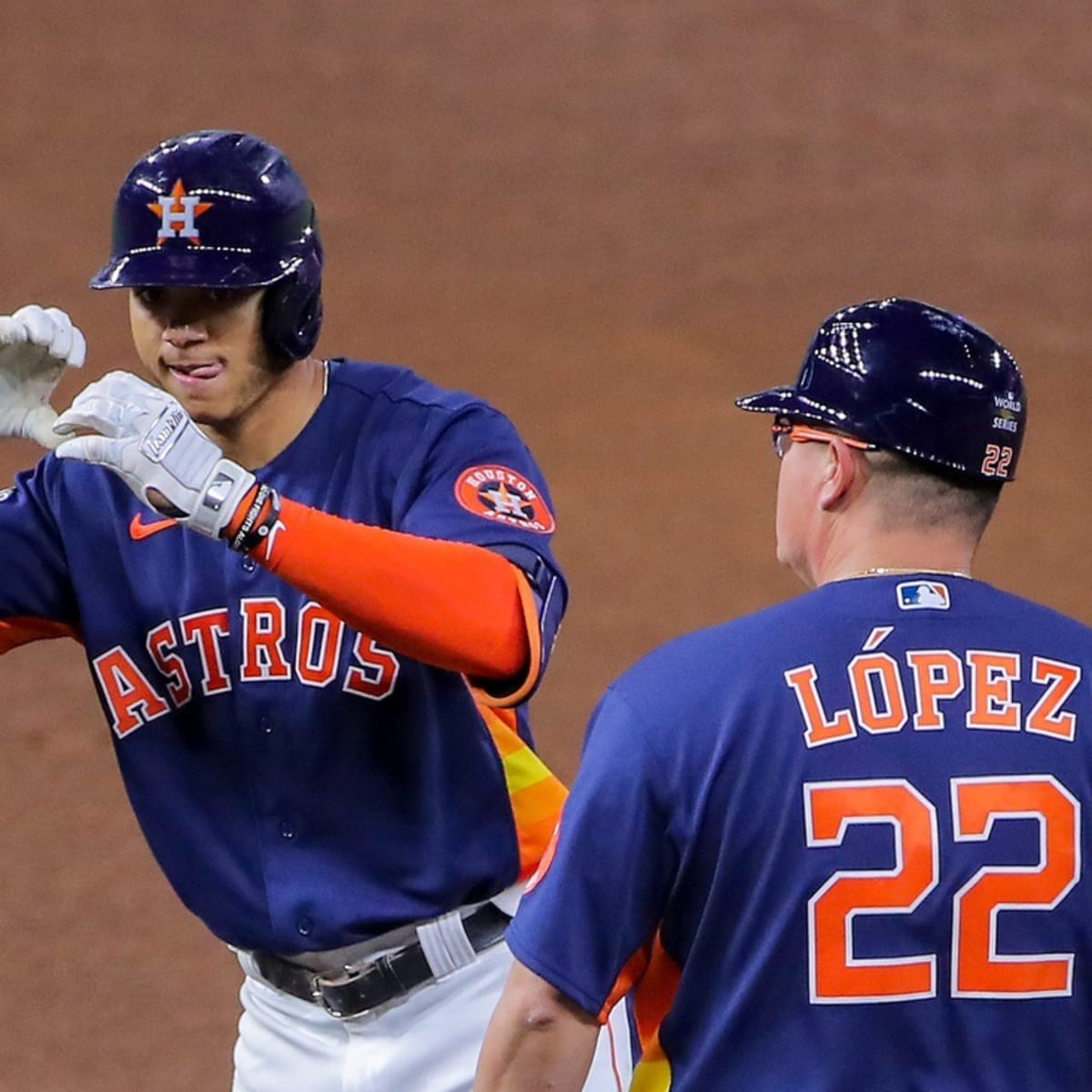 Jeremy Pena makes Astros history by winning Gold Glove as a rookie