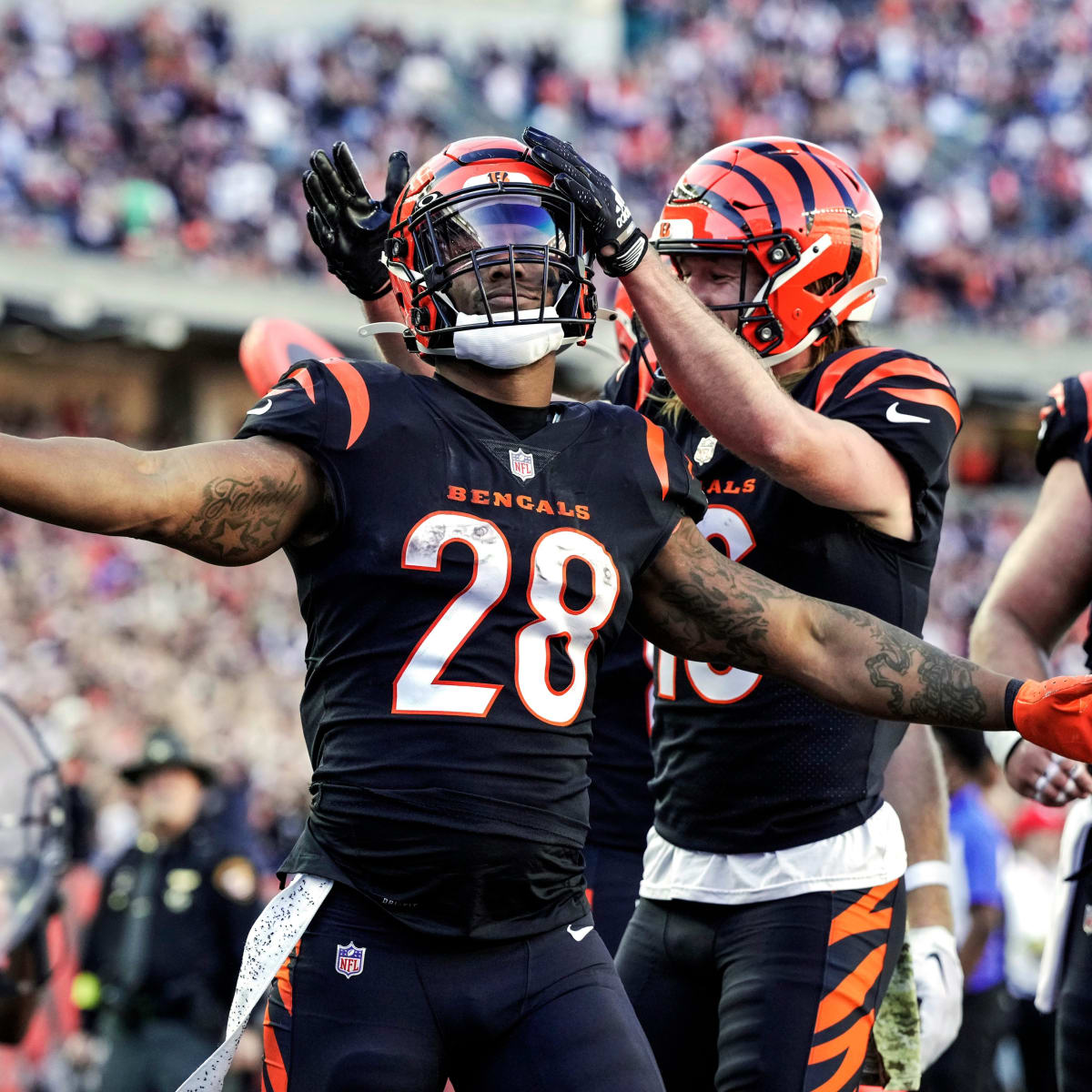 Cincinnati Bengals Brass Lauds Joe Mixon's Professionalism in Contract  Restructure