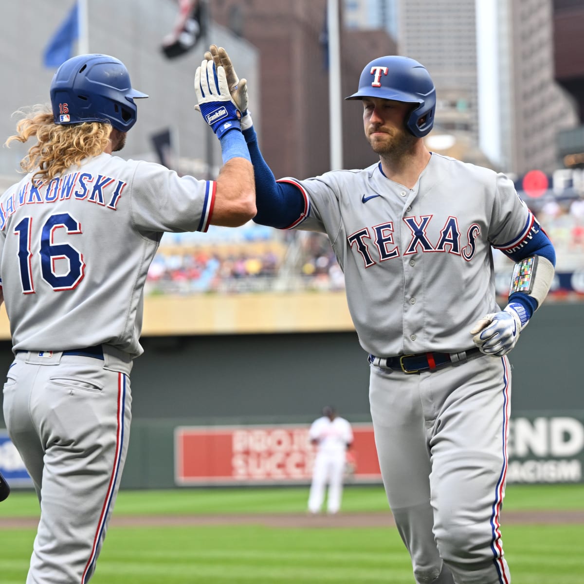 Rangers have 4-run 9th inning, stop 8-game losing streak with 6-2 victory  over Twins