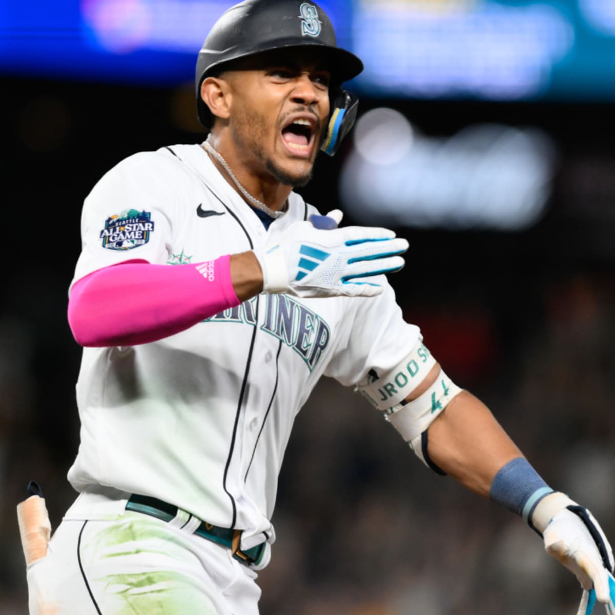 Mariners' Julio Rodriguez Joins 30-30 Club With Electric, Game