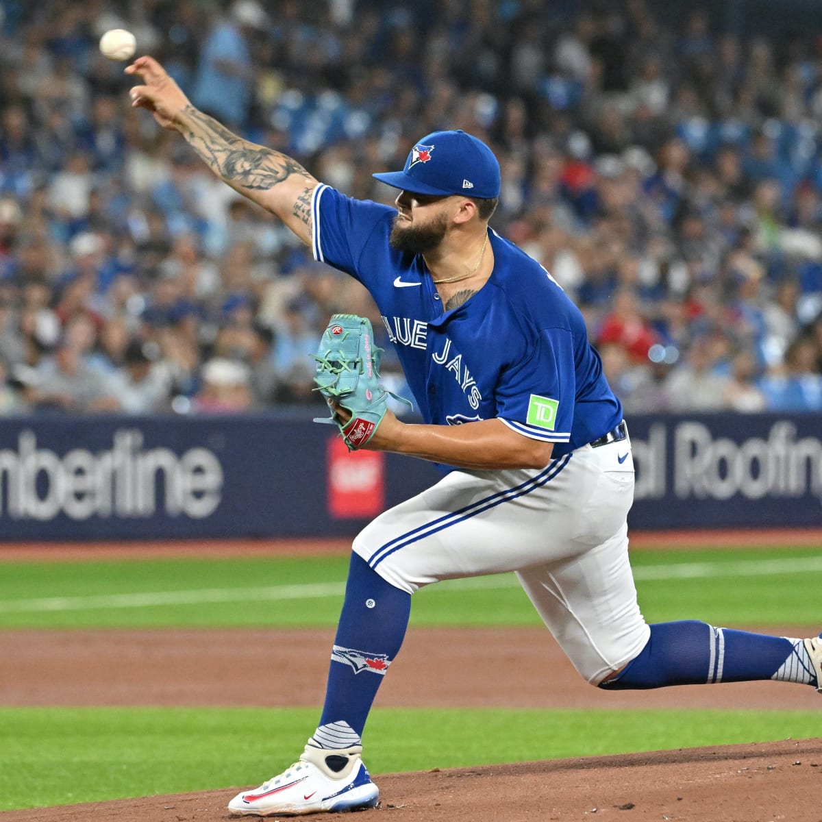 Former Starting INF For Toronto Blue Jays' Playoff Teams Announces  Retirement - Fastball