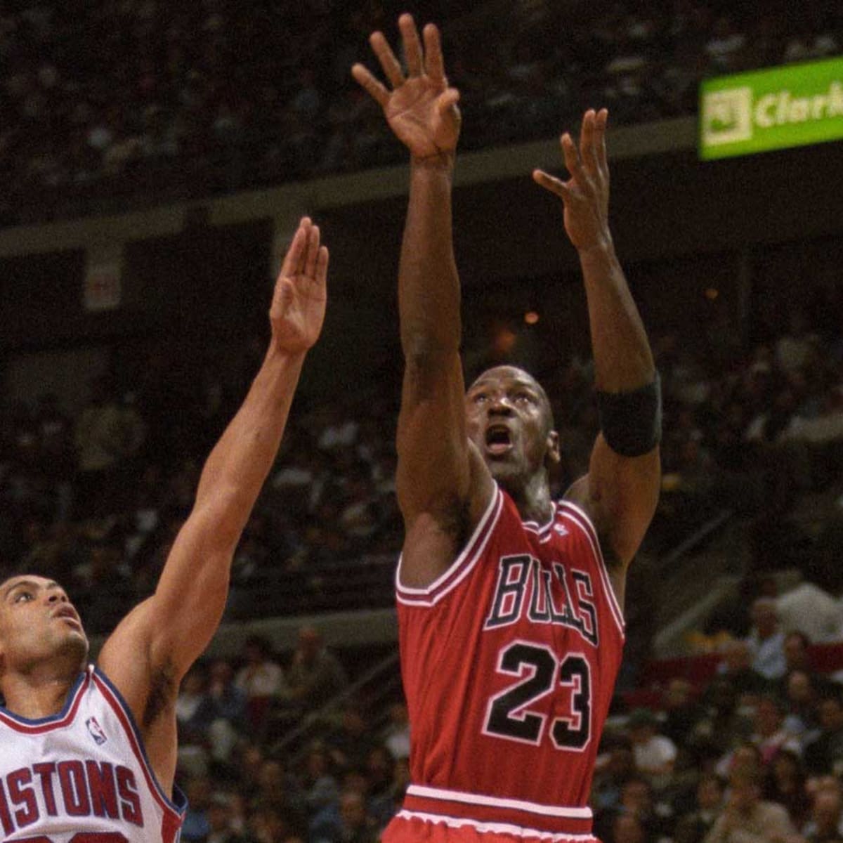 Udalosť kuchár utrieť michael jordan game winning shots vrátenie