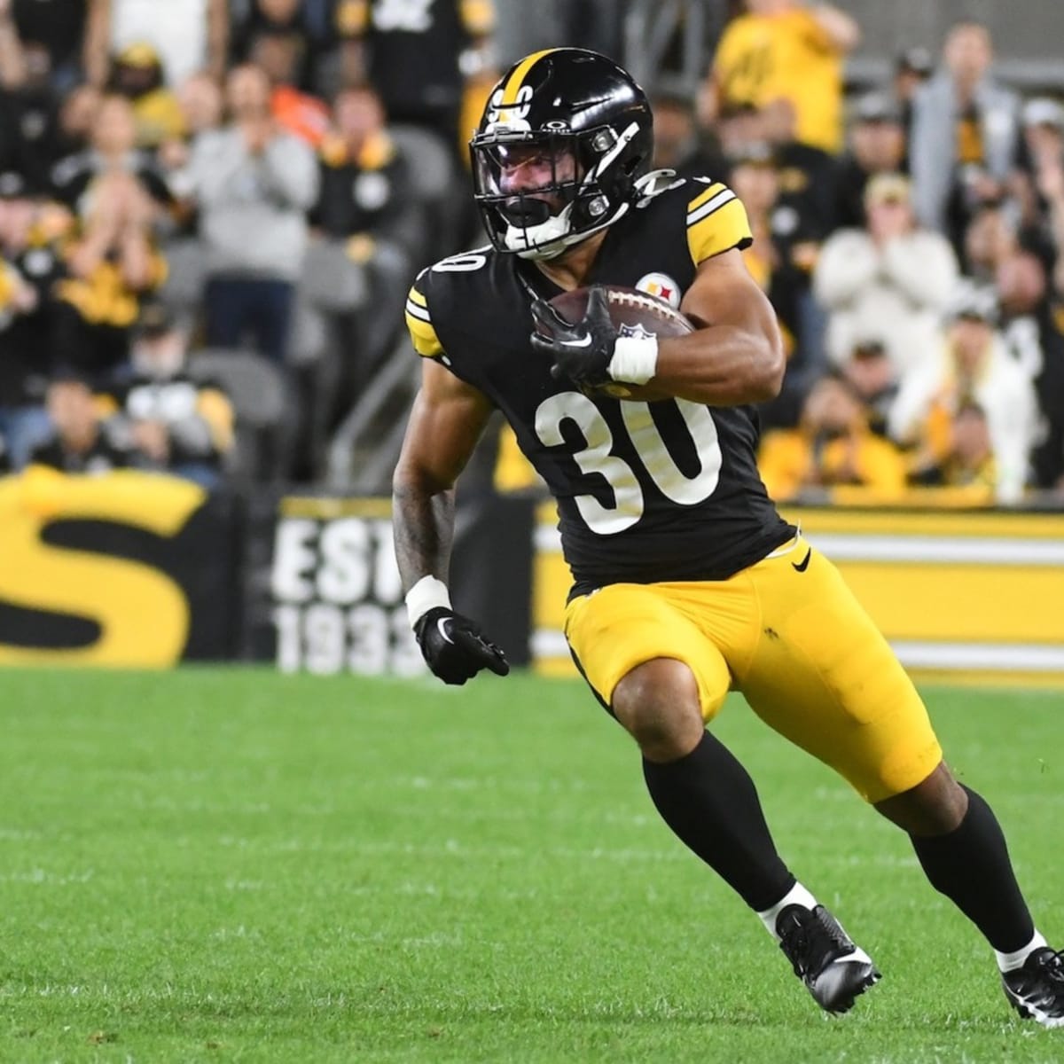 NFL Fines Pittsburgh Steelers RB Jaylen Warren - Sports