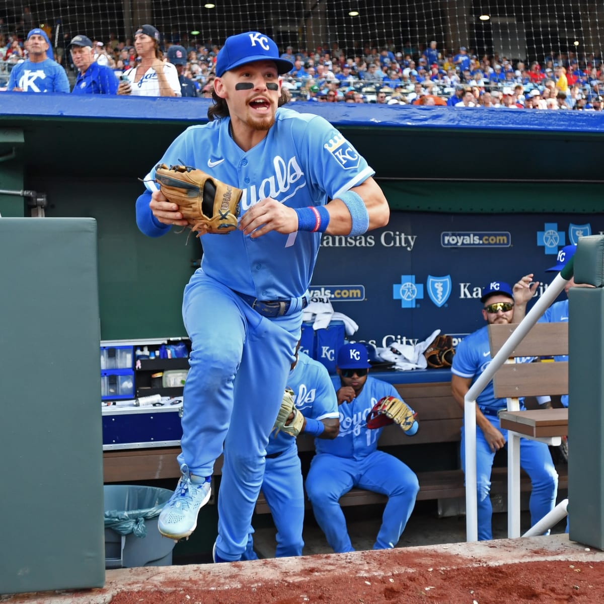Royals powder blue uniforms shine, but bats go quiet against Twins