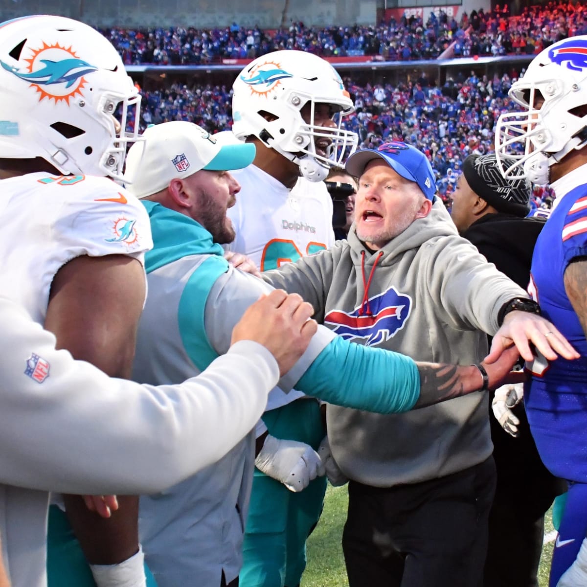 NFL picks, predictions, odds for Week 4: Bills outlast Dolphins in thriller