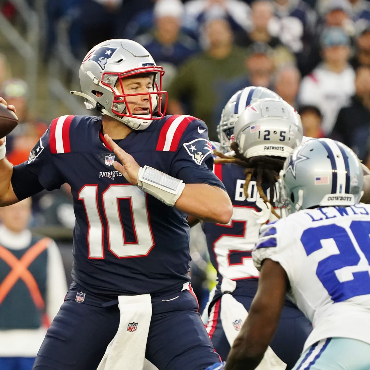 FINAL: Dallas Cowboys Bludgeon New England Patriots 38-3 - Sports